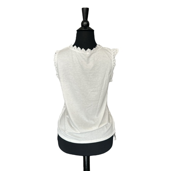 Knitted Floral Tank Top - Picture 2 of 4